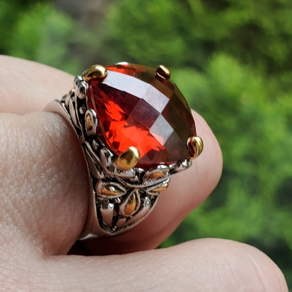Fabulous Checkerboard Faceting Firey Color Ring - Picture 8 of 11